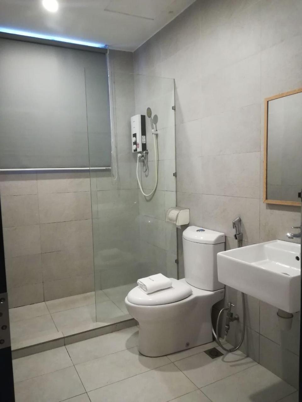 The Daily Hotel Kota Kinabalu Ngoại thất bức ảnh