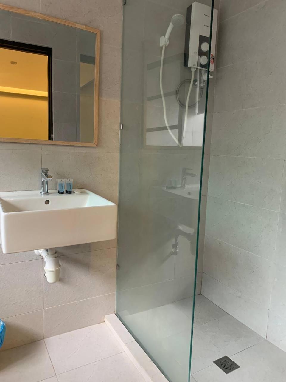 The Daily Hotel Kota Kinabalu Ngoại thất bức ảnh