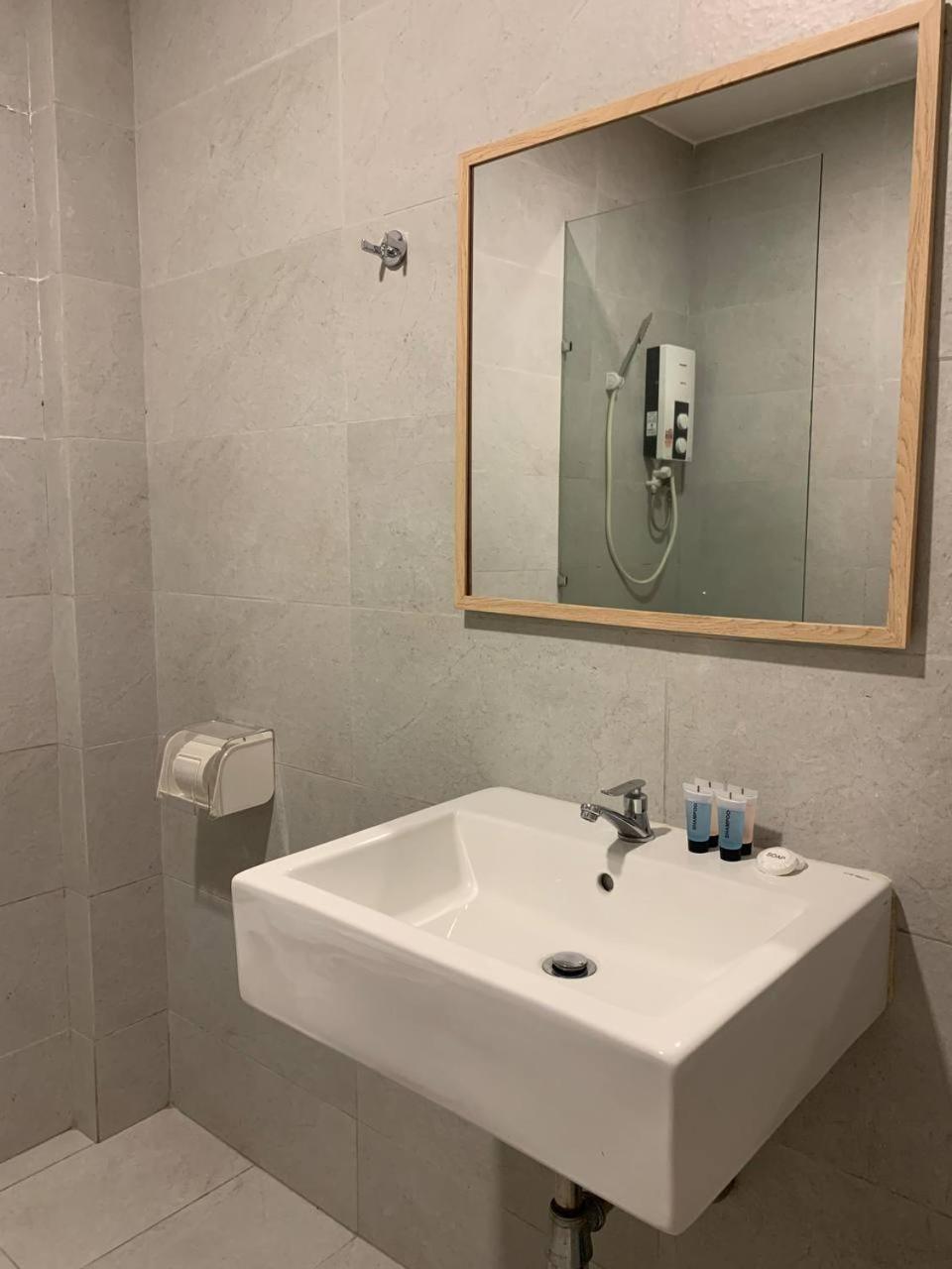 The Daily Hotel Kota Kinabalu Ngoại thất bức ảnh
